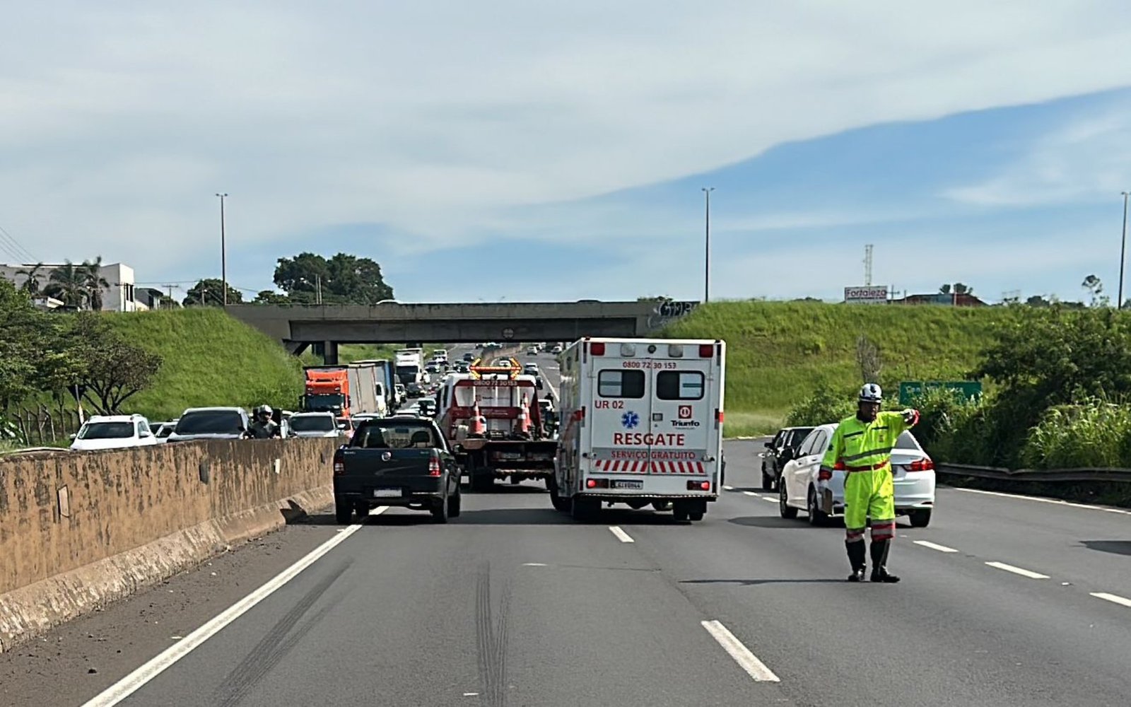 Homem em situação de rua é atropelado na BR-153 em Rio Preto