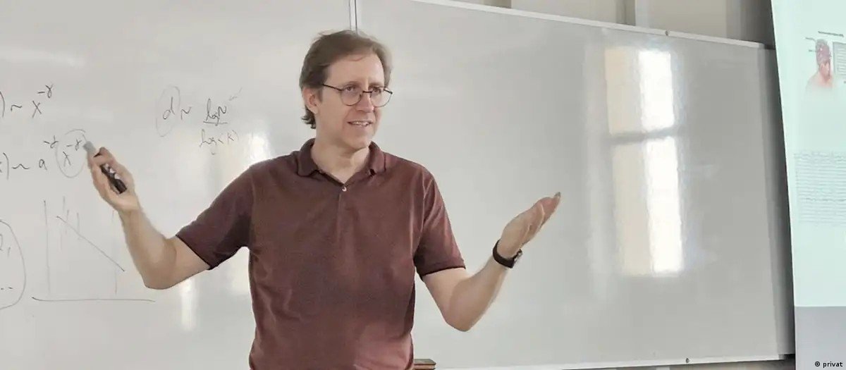 Brasileiro ganha prêmio na Alemanha por pesquisa com IA para diagnosticar transtornos mentais