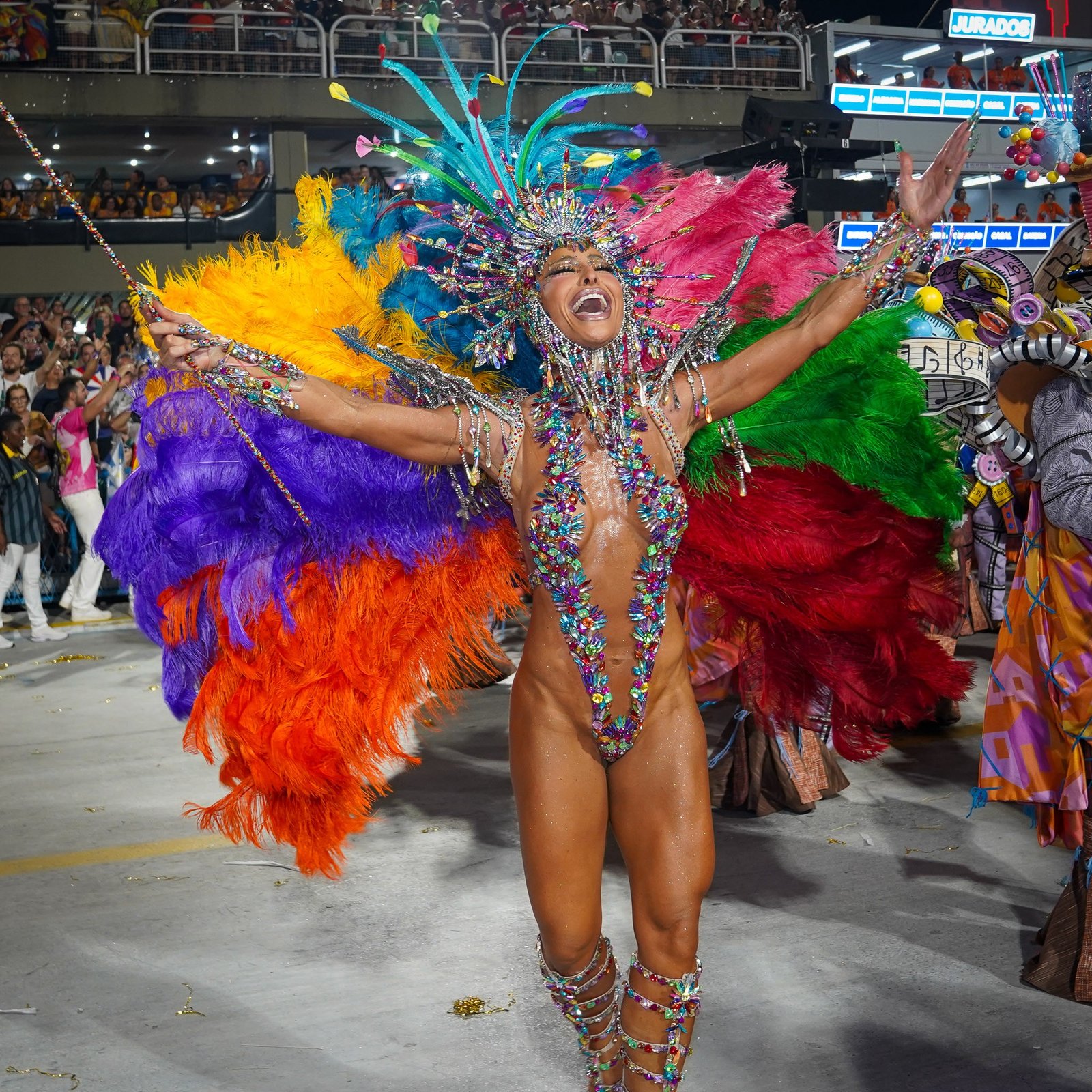 VÍDEO: Sabrina Sato chora após não chegar a tempo para Desfile das Campeãs em SP pela Gaviões