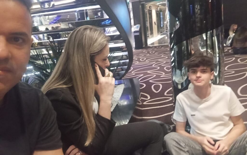 Mineira relata tensão em cruzeiro parado em Dubai após escalada de conflito no Oriente Médio: 'Não sabemos quando vamos voltar'