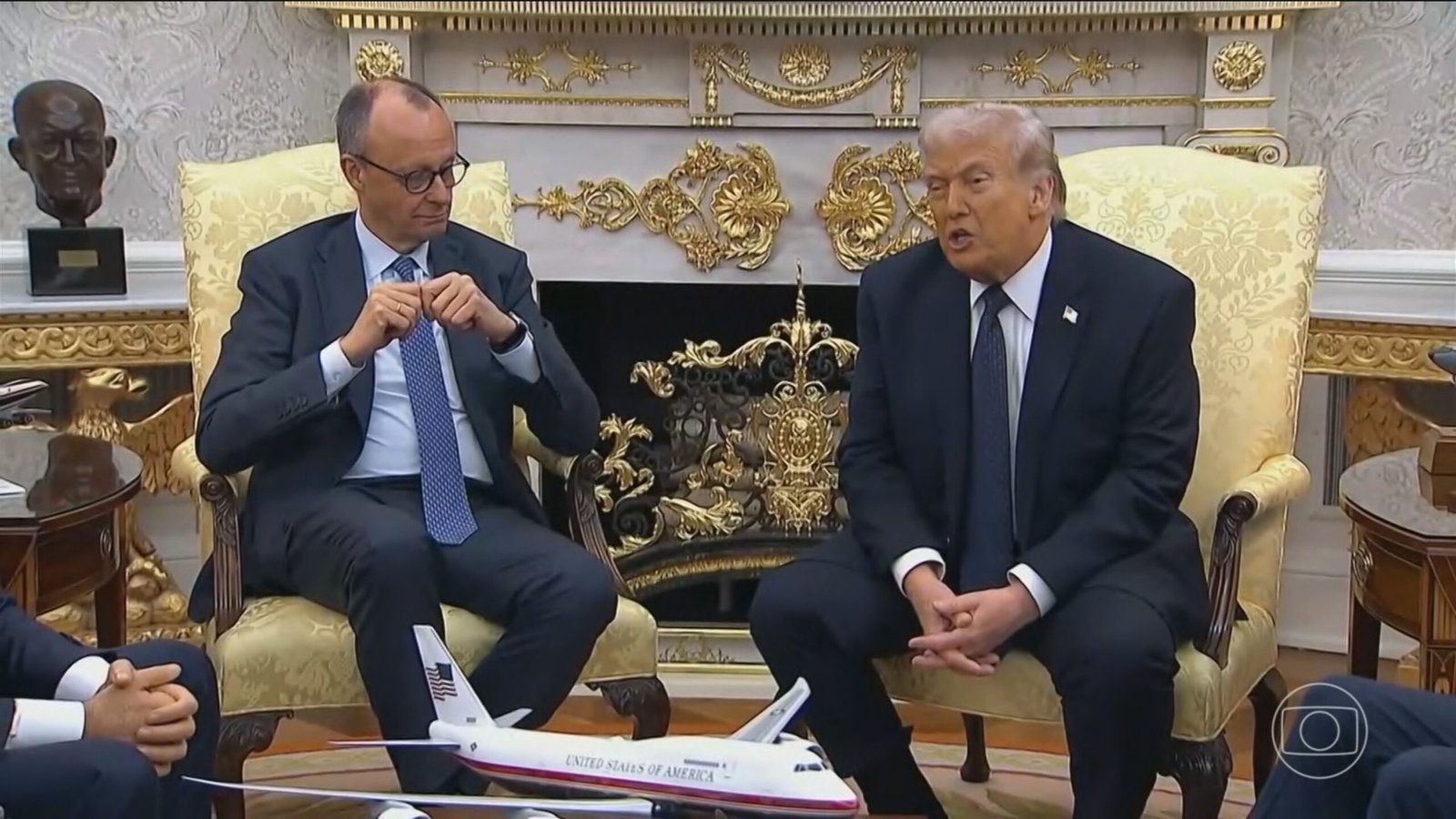 Trump aproveita visita do primeiro-ministro da Alemanha para fazer cobranças e ameaças à Europa